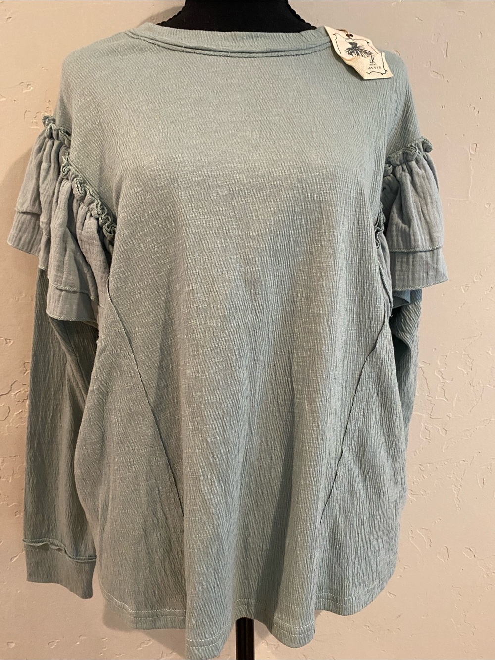 Easel NWT Ruffled Sleeve textured top. Light Sage. PTP 23 length 22